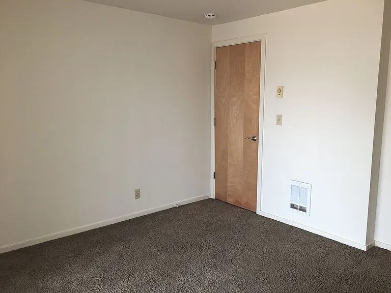 183 E 19th Ave — Photo 11