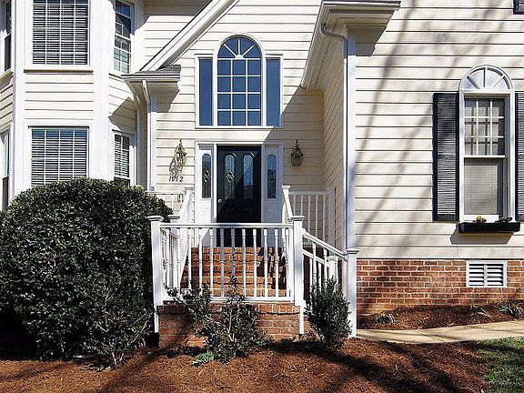 2nd image of 1012 Vestavia Woods Dr