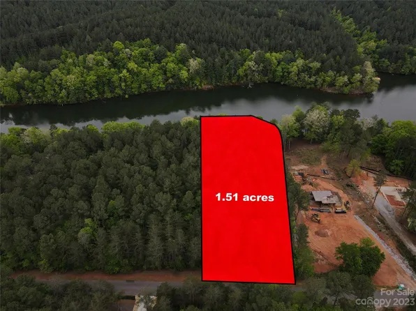 2388 W Paradise Harbor Dr #11, Connelly Springs, NC 28612