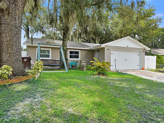 3rd image of 914 S Park Ct