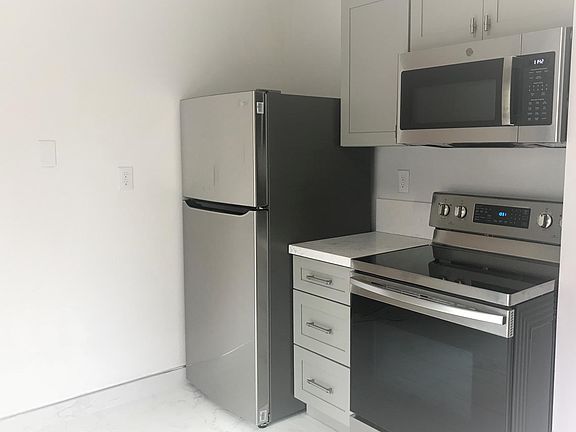 4th image of 19359 Titus Ct