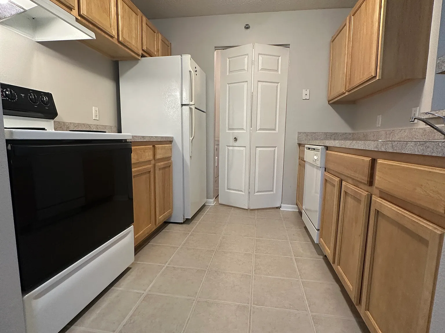 12101 Pinehurst Ln — Photo 4