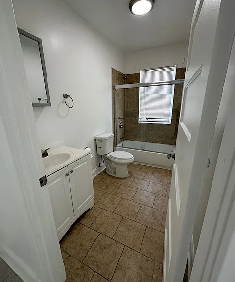 2700 Roslyn Ave #8 — Photo 12