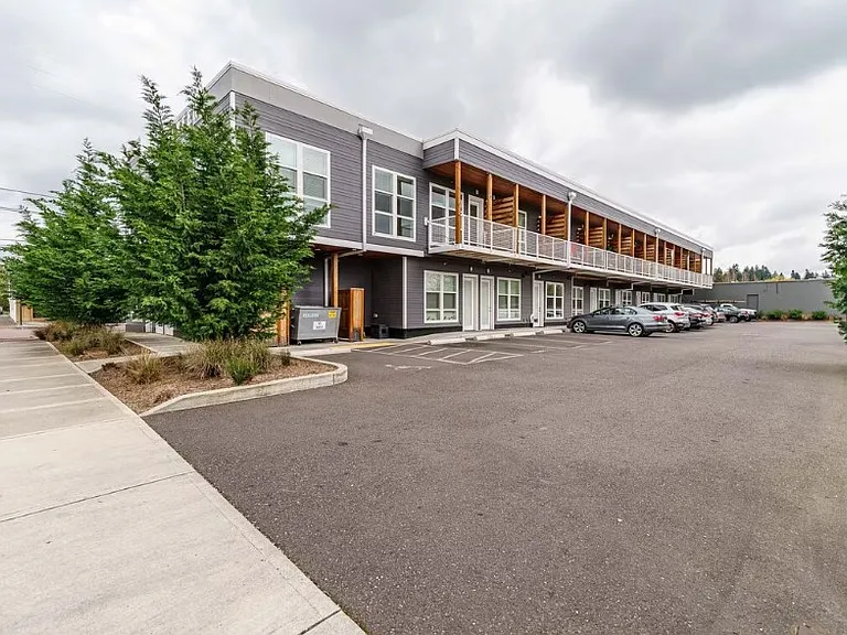 2713 E Evergreen Blvd #202 — Photo 1