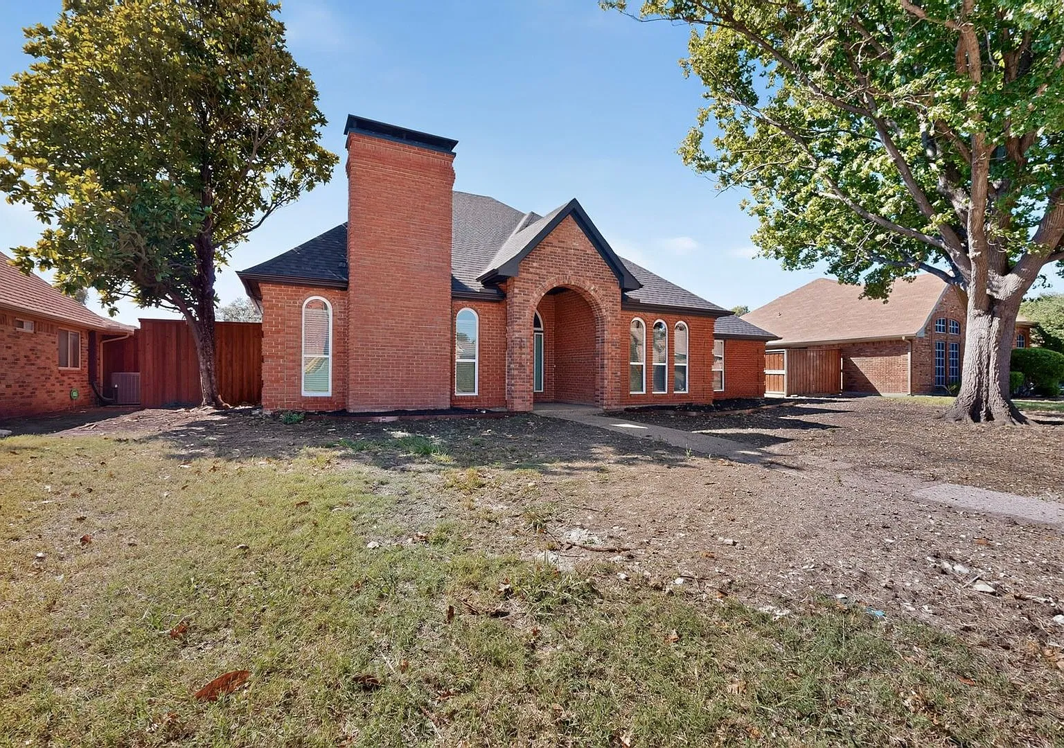 Newly Renovated in Plano Ready FOr Move-In — Photo 4