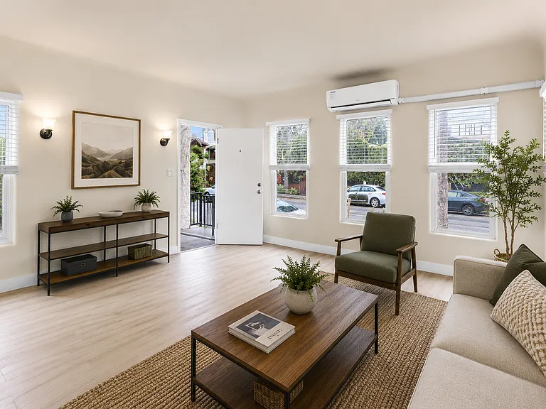 211 N Vendome St #1/2 — Photo 9
