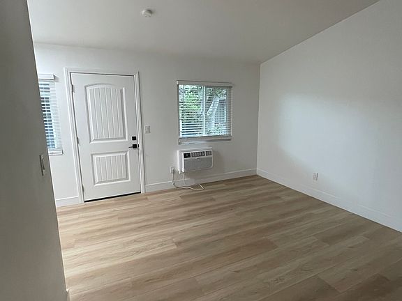 3rd image of 2340 N Grand Ave APT 26