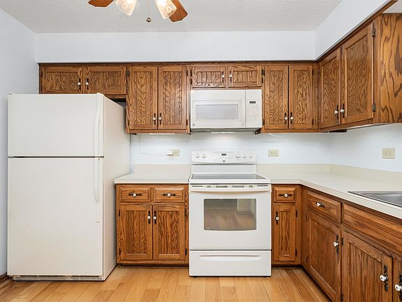 4th image of 920 Winter Park Dr