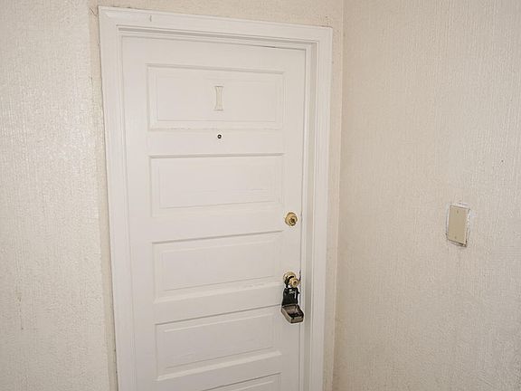 2nd image of 1111 N Cotton St #I