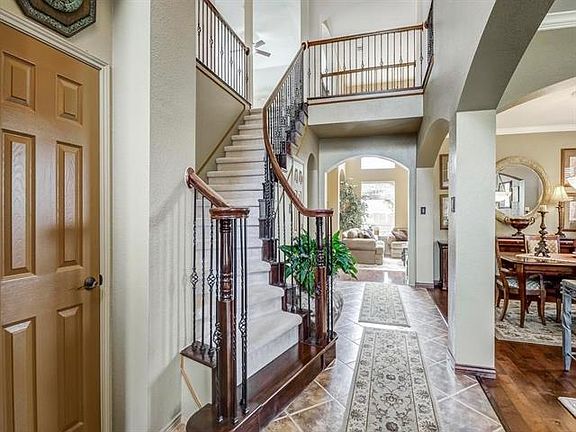 3rd image of 3401 Catalpa Dr