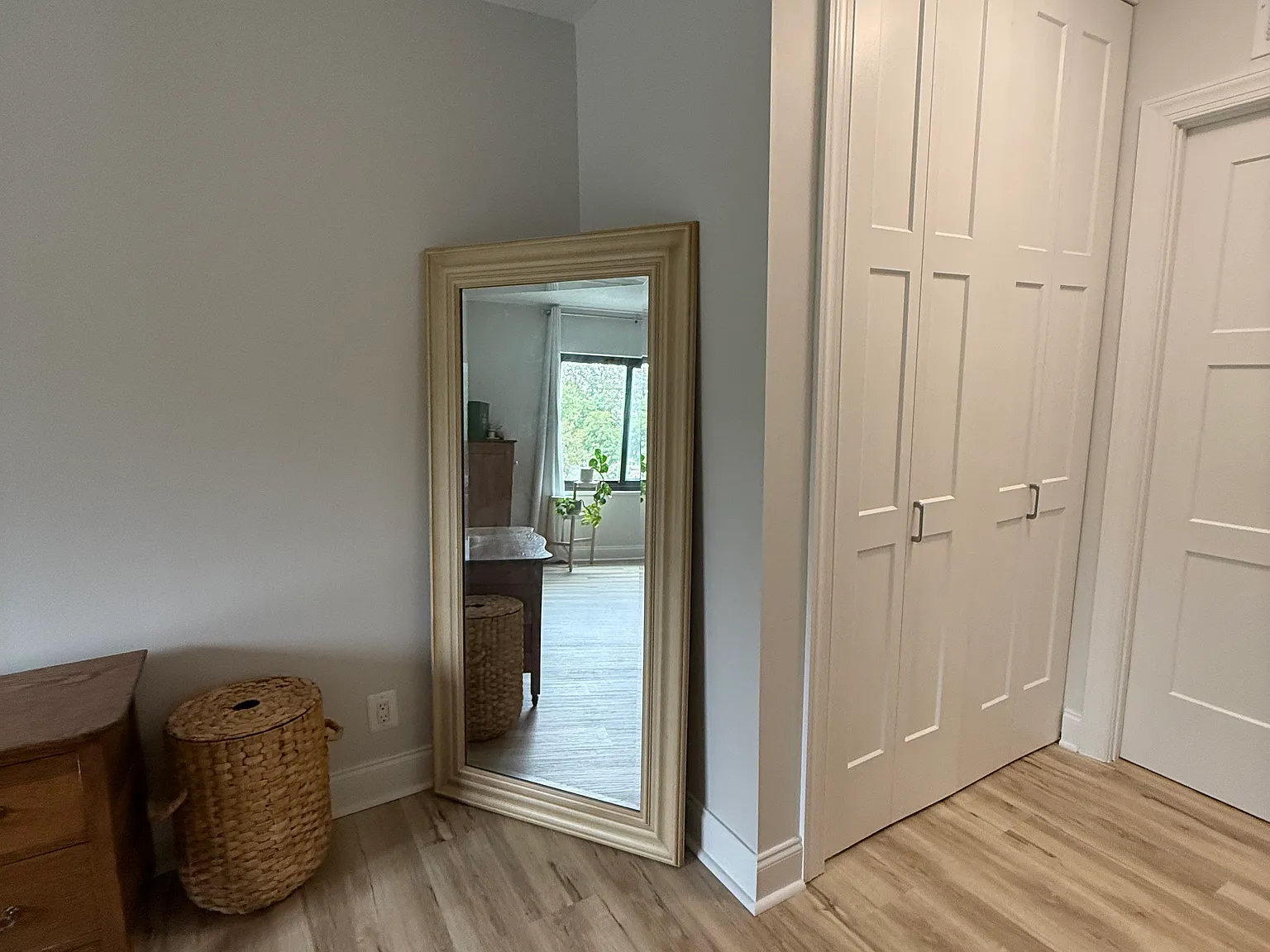 205 Yoakum Pkwy — Photo 3
