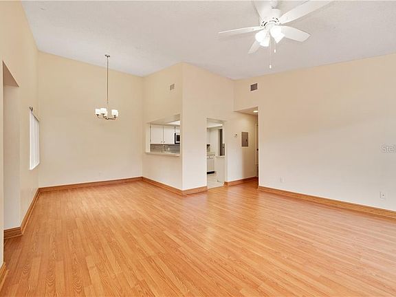 4th image of 2578 Lakeway Branch Dr