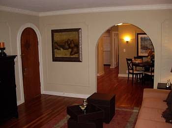 5th image of 4514 Broadway St APT 1S