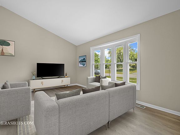 5th image of 4010 190th St