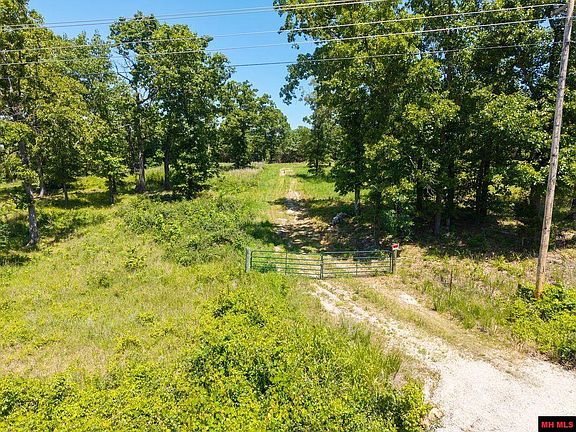 3rd image of 3150 Buford Cutoff