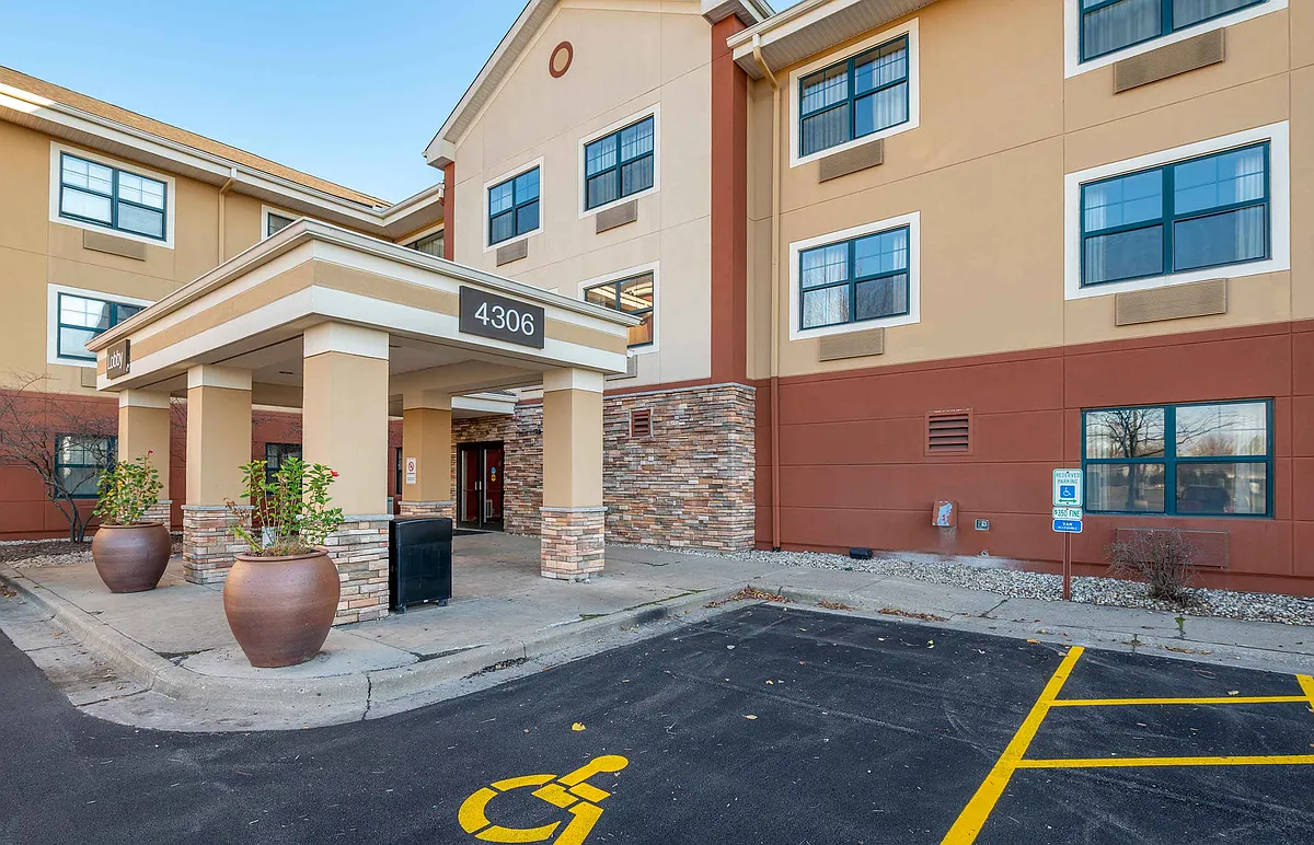 Exterior - Peoria - North