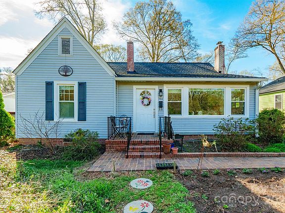 2nd image of 764 Hawthorne Ln