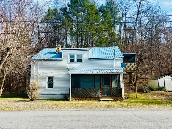 182 & 184 Gum St, White Sulphur Springs, WV 24986