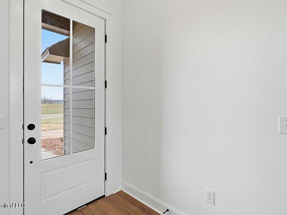 4th image of 528 Baleigh Way