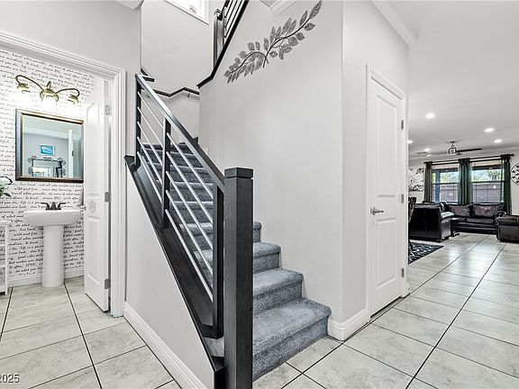 4th image of 2127 Brewer Ave