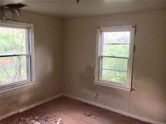 3rd image of 1229 S Glenwood Ave