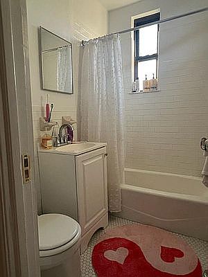 4th image of 31-15 33rd St