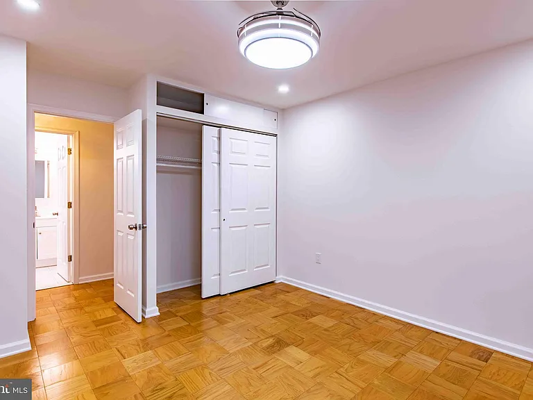 1 Stonehenge Cir #2 — Photo 39