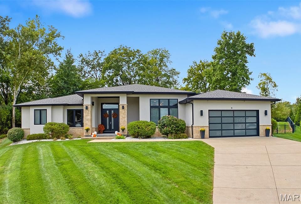 1st image of 10147 Fieldcrest Ln