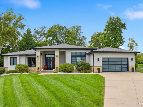 10147 Fieldcrest Ln, Saint Louis, MO 63124