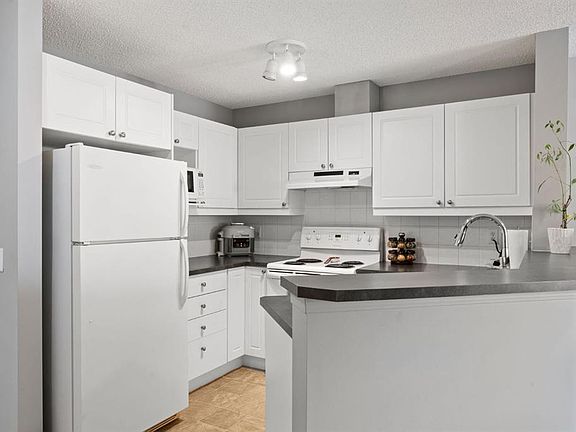 3rd image of 950 Arbour Lake Rd NW #2209