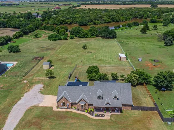30454 Wolf Creek Ln, Cashion, OK 73016