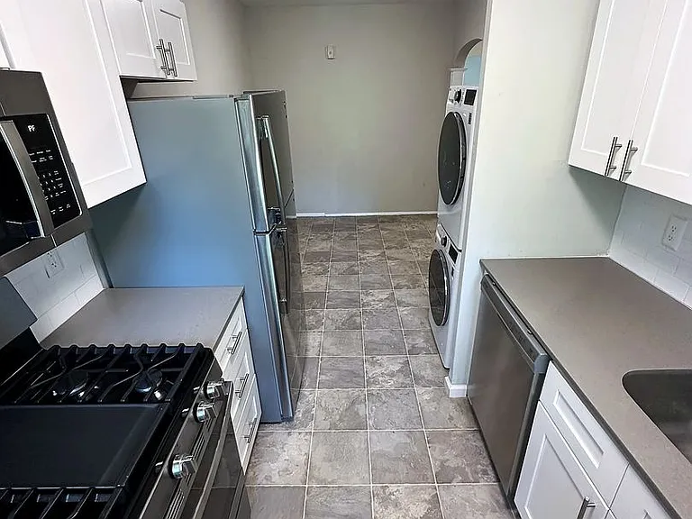 Greenside Manor — Photo 19