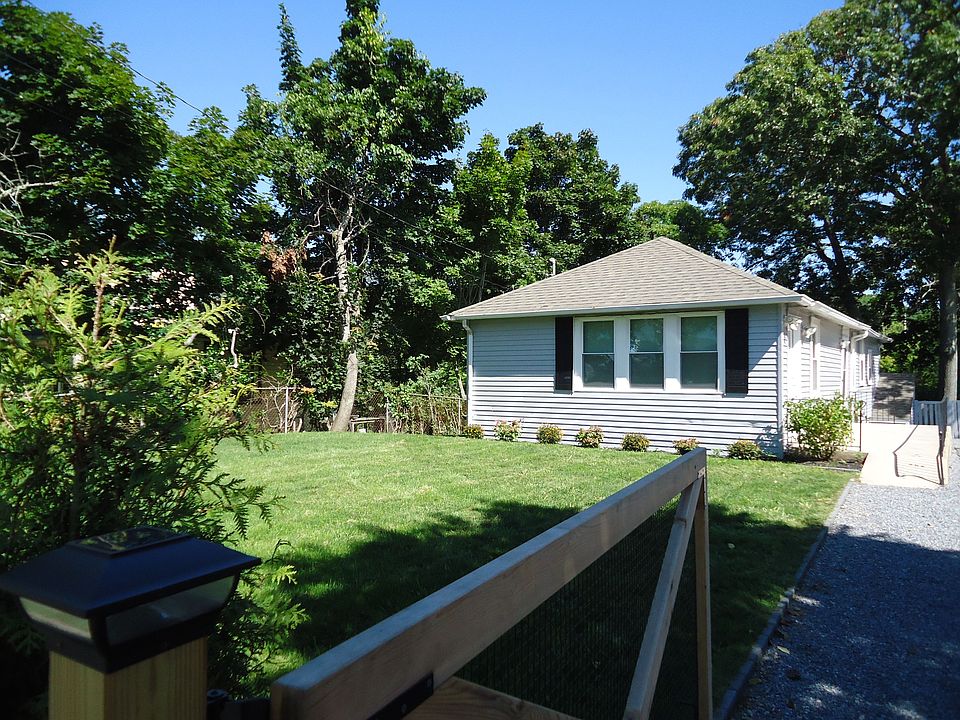 1st image of 860 Flanders Rd