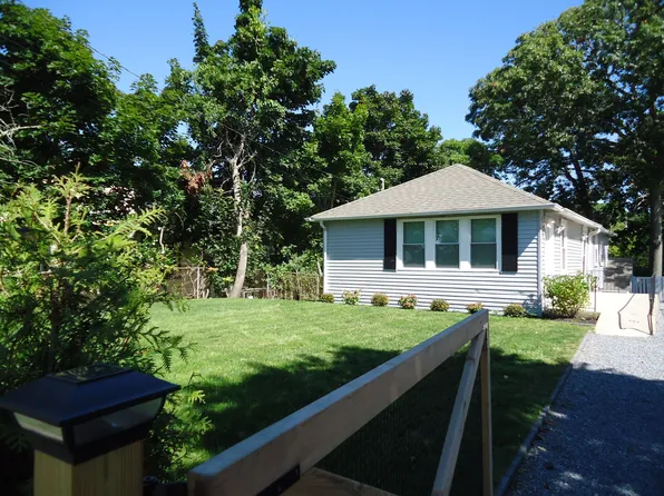 860 Flanders Rd, Riverhead, NY 11901