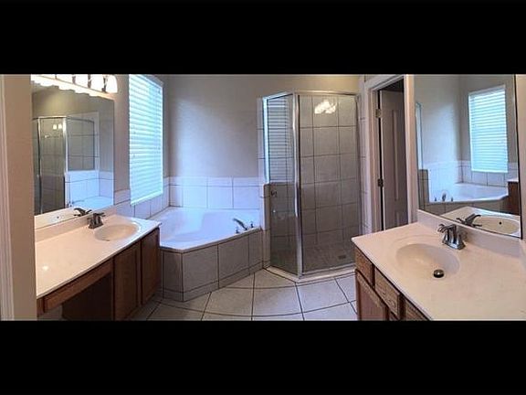 5th image of 2838 University Acres Dr