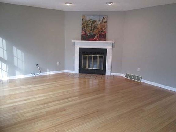 3rd image of 139 Heritage Dr