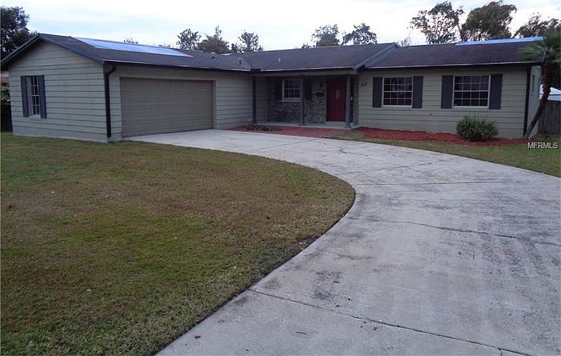 1st image of 135 Carriage Hill Dr