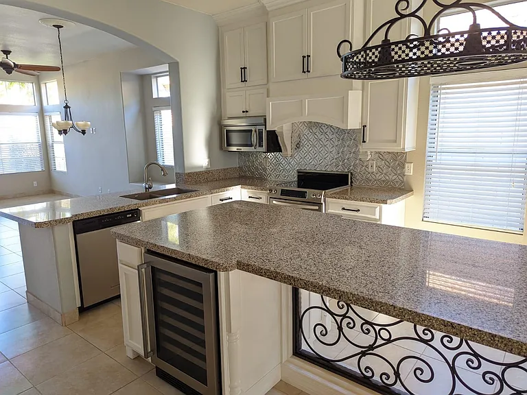 2075 W Riverside St — Photo 8