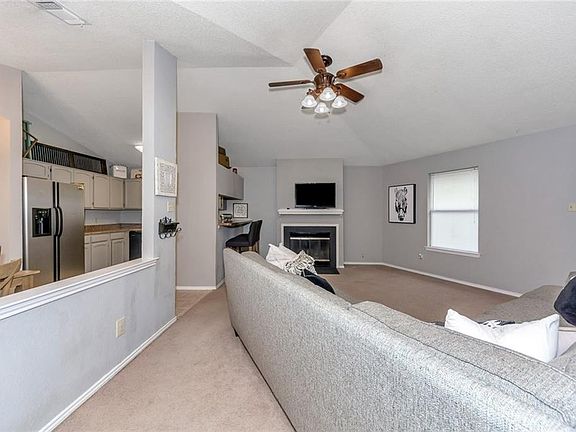 5th image of 1089 W Hills Ter