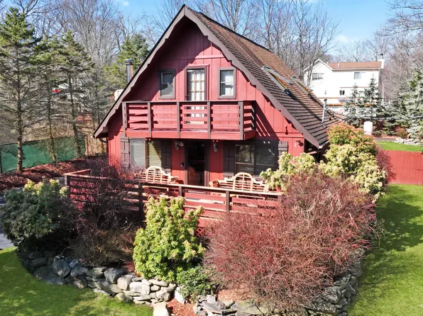 111 Stamford Rd, Dingmans Ferry, PA 18328