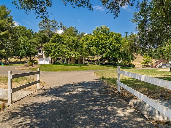 5th image of 3840 Valley Quail Dr