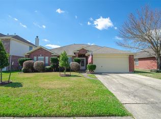 216 Diamond Bay Dr, League City, TX 77573