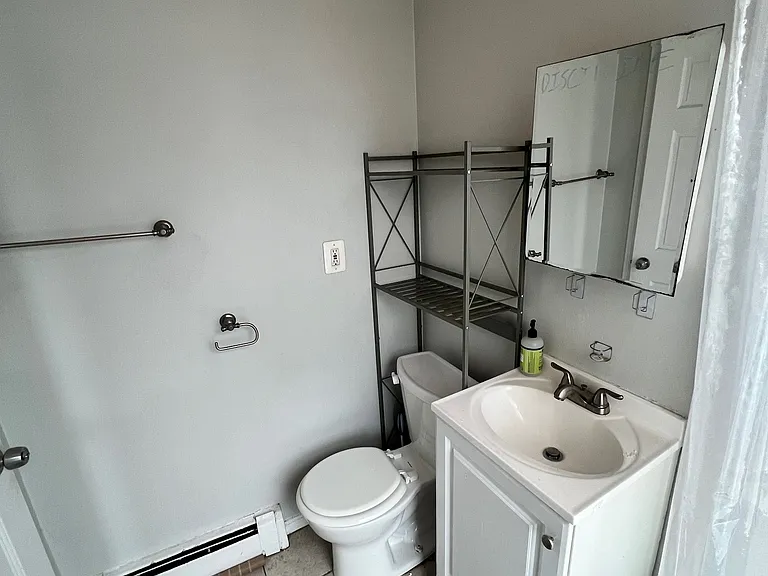 139 Chelsea St #2B — Photo 10