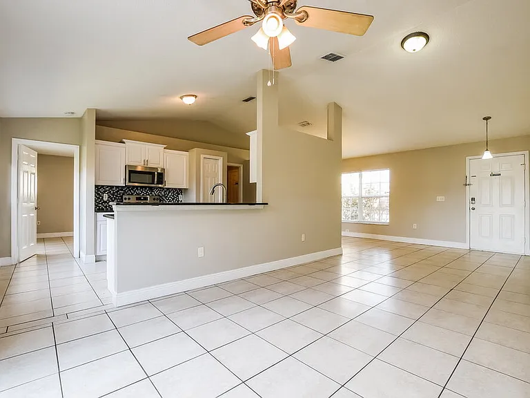 870 Jarnac Dr — Photo 3