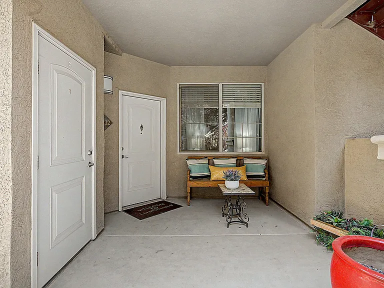 6200 Montano Plaza Dr NW Albuquerque, NM-38