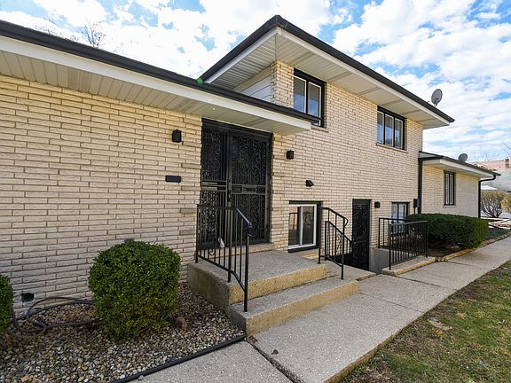 4th image of 141 S Wesley Ave