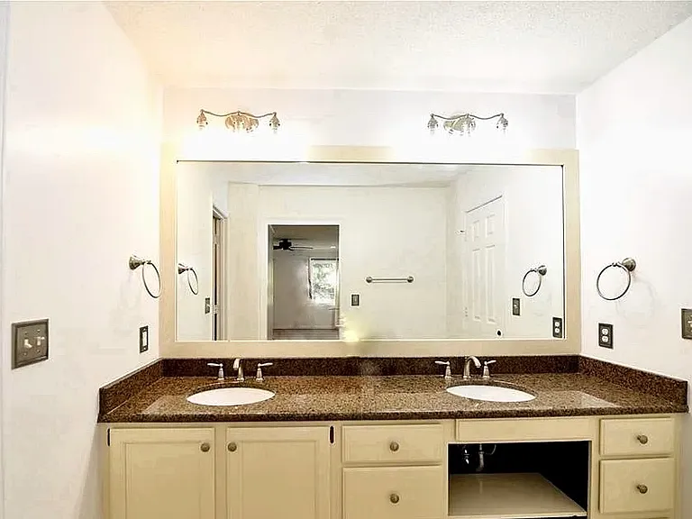 510 Squire Cir — Photo 16
