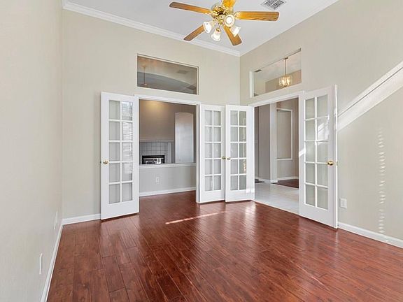 4th image of 5601 Baskerville Dr