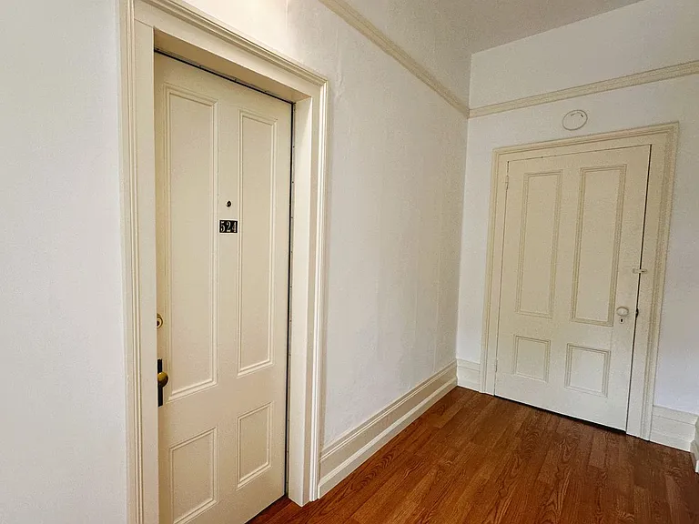 524 Western Ave — Photo 3