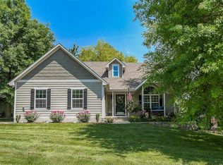 6804 E State Route Yy, Peculiar, MO 64078